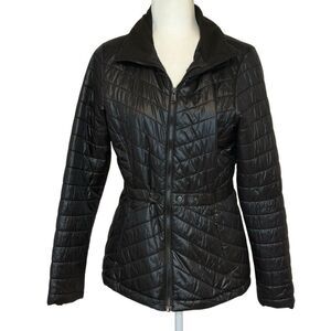 The North Face Black Puffer Ski Jacket. Size Medium. Excellent Condition!!